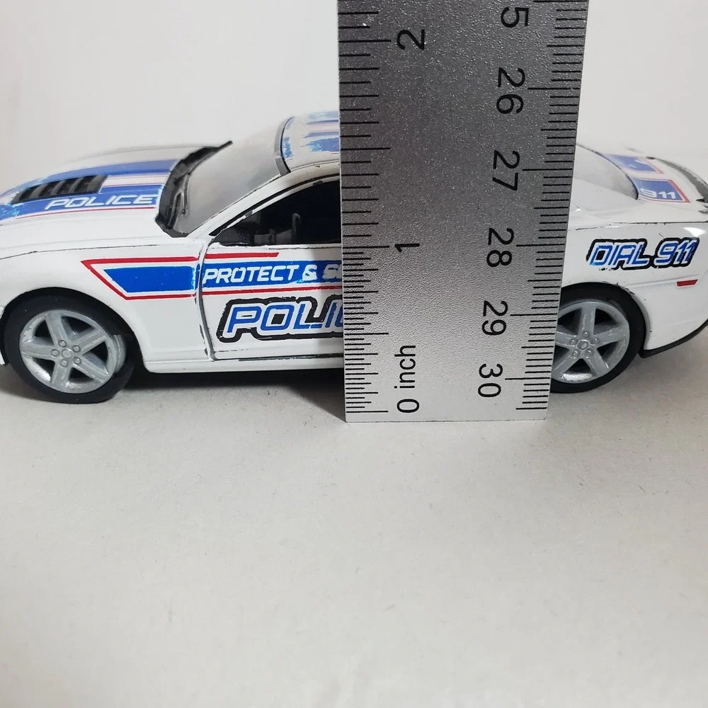 Kinsmart 2014 Chevrolet Camaro‎ Police Car 1:38 Scale Die-Cast Model